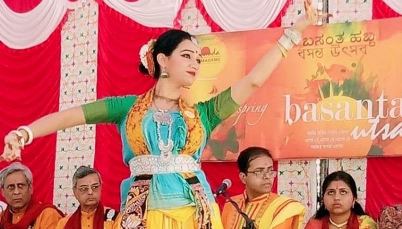 এই অনুষ্ঠানের প্রবেশ মূল্য হিসেবে ছিল বেঙ্গালুরুতে থাকা প্রতিটি বাঙালির উপস্থিতি সেই সঙ্গে আনন্দ কোনও রকমের প্রবেশমূল্য ছাড়াই এখানে বসন্ত উৎসবে মেতে ওঠার অবারিত দ্বার খোলা ছিল সকলের জন্য।