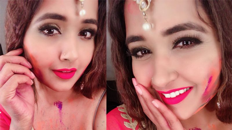 Monalisa playing holi with husband and other bhojpuri Stars Holi pics KPG