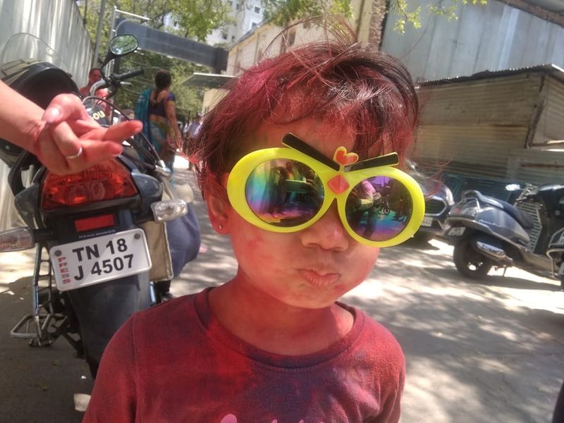 கலை கட்டிய ஹோலி கொண்டாட்டம்