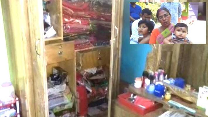 Dacoits took valuables from family in Nadia Dacoits took valuables from family in Nadia