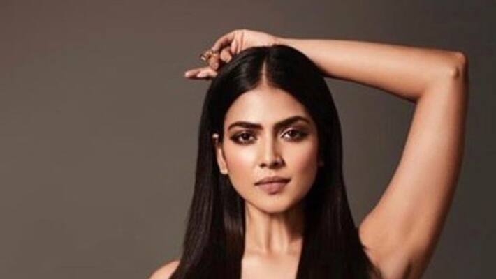 Master Heroine Malavika Mohanan Hotness Over Loaded Photo Going Viral Master Heroine Malavika Mohanan Hotness Over Loaded Photo Going Viral