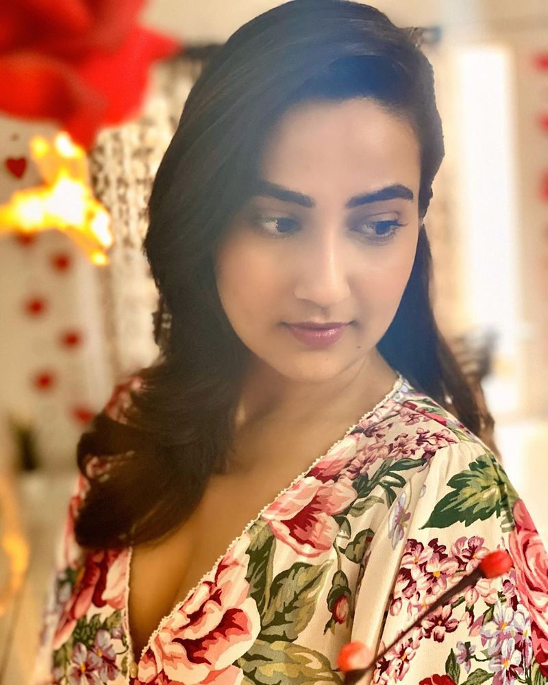 (Courtesy:Instagram)సోషల్ మీడియాలో యాక్టివ్ గా ఉండే మంజూష తరచుగా ఫొటో షూట్స్ చేస్తూ ఉంటుంది.