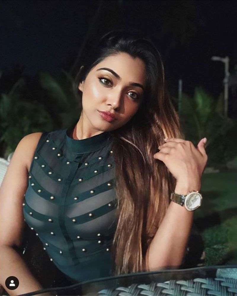 বাঙালি অভিনেত্রী বা নামকরা মডেল হলেই যে সোশ্যাল মিডিয়ায় নজর কাড়া যায় সেই ধারণা পুরোপুরি পাল্টে দিলেন অগ্নিজিতা।
