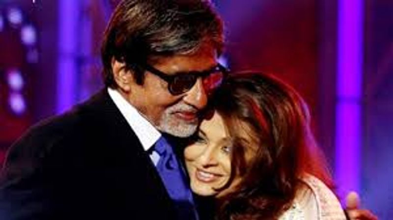 বিপরীতে ঐশ্বর্য অমিতাভ বচ্চনের দিকে আঙুল তুলে জানান- ইউ আর দ্য বেস্ট। যদিও প্রকাশ্যে ঘটনাটি যাতে উঠে না আসে তাই ঐই দিন অমিতাভ বচ্চন নিজেকে যথাসম্ভব শান্ত রেখেই পরিস্থিতি সামাল দেওয়ার চেষ্টা করেছিলেন।