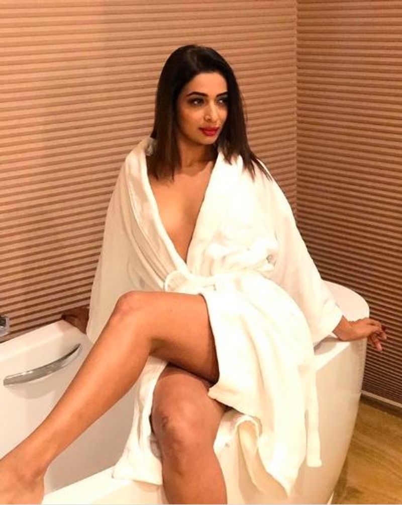 Actress Heena Panchal Hot Gallery