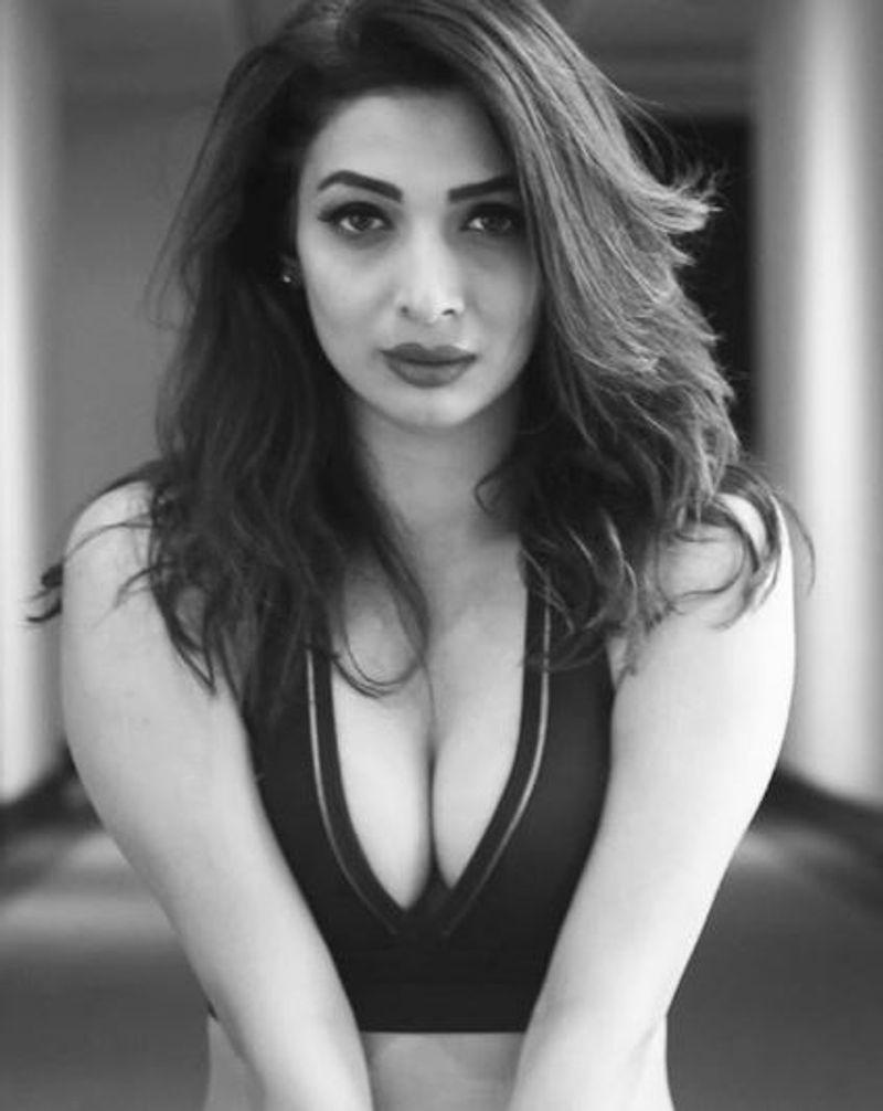 Actress Heena Panchal Hot Gallery