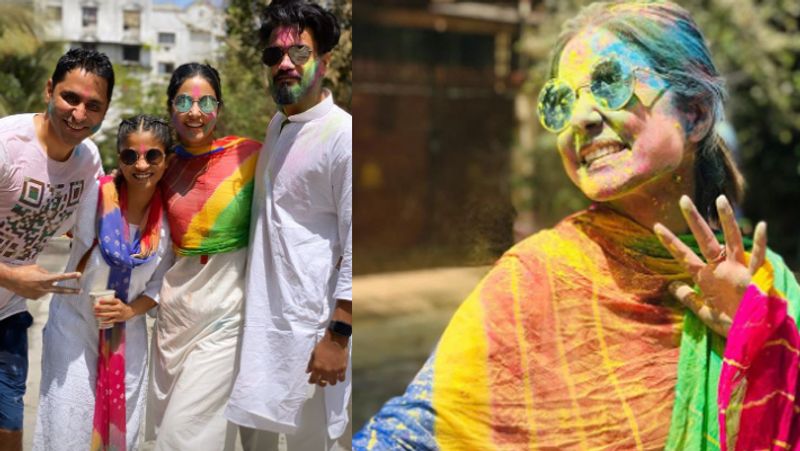 रॉकी जायसवाल और मां के साथ होली खेलती हिना खान।