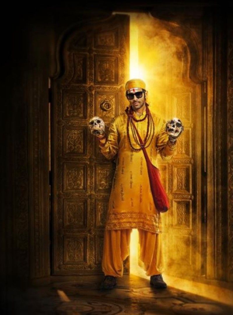 লখনউয়ের বেশ ফাঁকা জায়গায় শ্যুট করতে করতেই রীতিমত ভয় পেয়েছেন অভিনেতা-অভিনেত্রীরাও। কার্তিক নিজের ইনস্টাগ্রাম স্টোরিতে লোকেশনে ঢোকার আগে ভিডিও পোস্ট করেছিলেন।