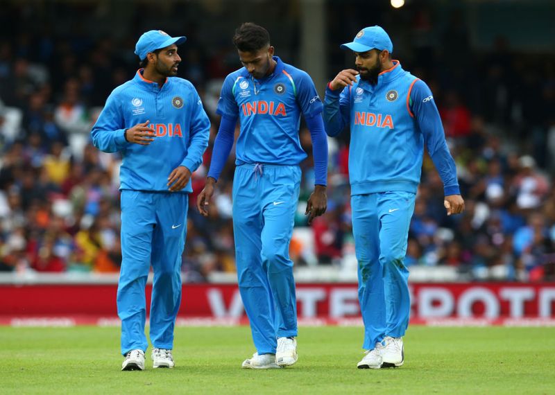हार्दिक ने टेस्ट टीम में भी अपनी जगह पक्की कर ली है, पर क्रुणाल के लिए टेस्ट टीम में जगह बनाना अभी भी चुनौती भरा काम है।
