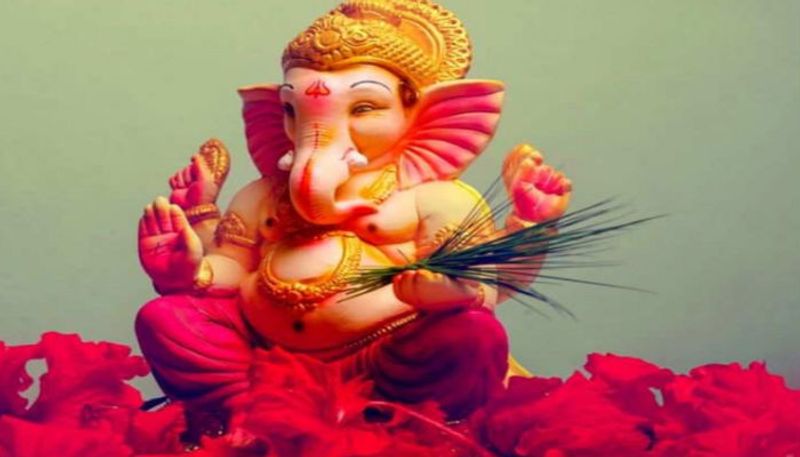 Diwali tips to purchase Lord Ganesha and Goddess Lakshmi statue