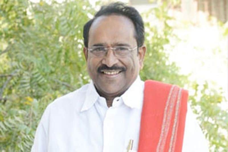 పోలీసులు వచ్చే సమయానికి జడ్జిగా చెప్పపడిన అతను, అతడి అనుచరులు పరారయ్యారు. ఈ సంఘటన తర్వాత కిన్నెర నావద్దకు వచ్చి థాంక్స్ అని కాస్త కోపంగానే చెప్పింది. ఎందుకమ్మా కాస్త నవ్వుతూ చెప్పొచ్చుగా అని అడిగాను.. మీరు చాలా సేపు అంగీకరించలేదు.. ఒక ఆడపిల్లని అల్లరి చేస్తుంటే మీరు ఆలస్యం చేయొచ్చా.. అందుకే నాకు కోపం వచ్చింది అని చెప్పింది. ఆ సంఘటన నాకో మంచి జ్ఞాపకం అని పరుచూరి అన్నారు. ఆ సమయంలో కిన్నరతో తప్పకుండా సినిమా చేస్తానని మాట ఇచ్చా.