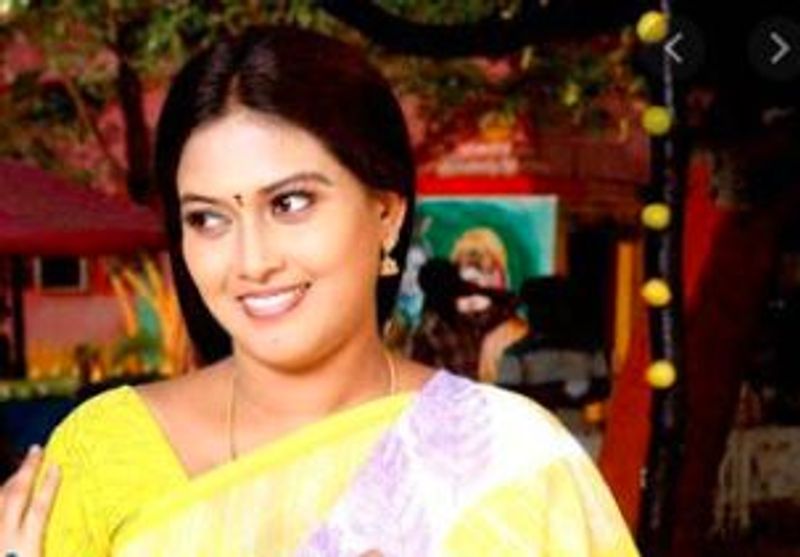 కొన్నేళ్ల క్రితం కిన్నెరపై సెక్స్ రాకెట్ ఆరోపణలు వచ్చాయి. ఓ ఛానల్ జరిపిన స్టింగ్ ఆపరేషన్ లో కిన్నెర కొందరు యువతులతో మాట్లాడుతున్న వీడియోలు బయటకు వచ్చిన సంగతి తెలిసిందే.