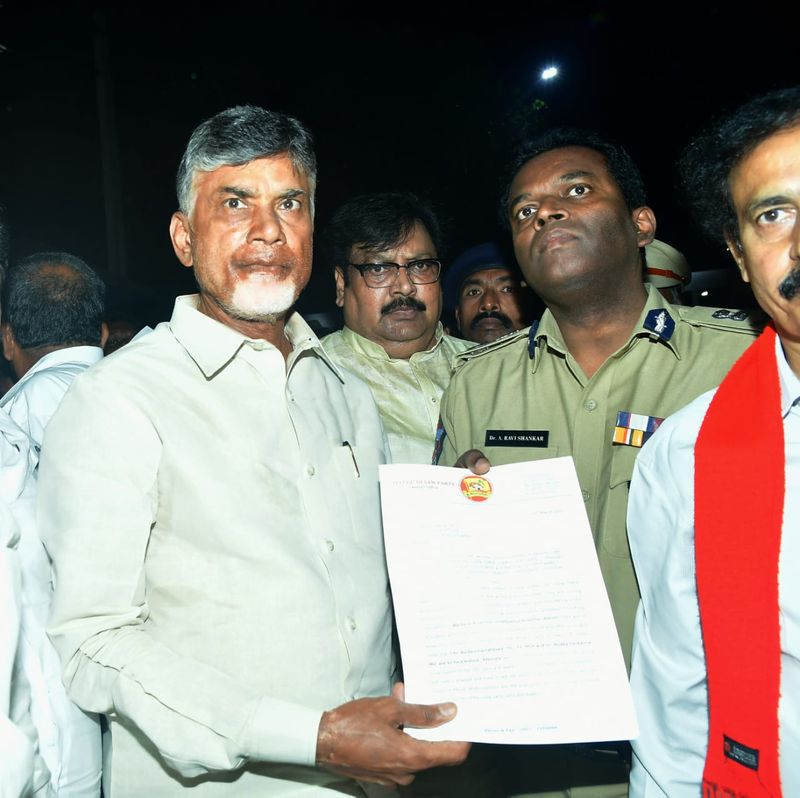 chandrababu serious reaction on macharla attack