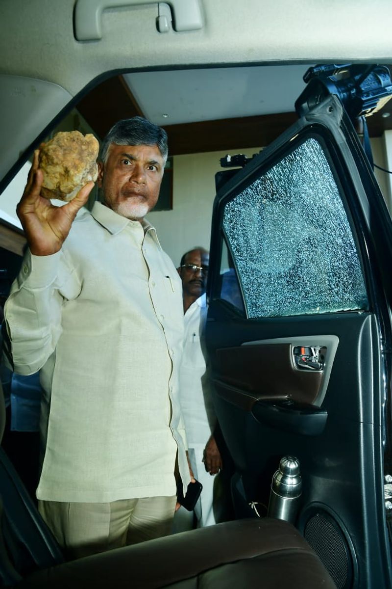 chandrababu serious reaction on macharla attack