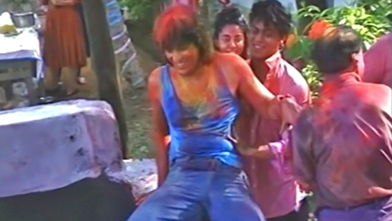 Shahrukh khan Celebrate Holi with Wife Gauri Khan before 20 Years ago KPG