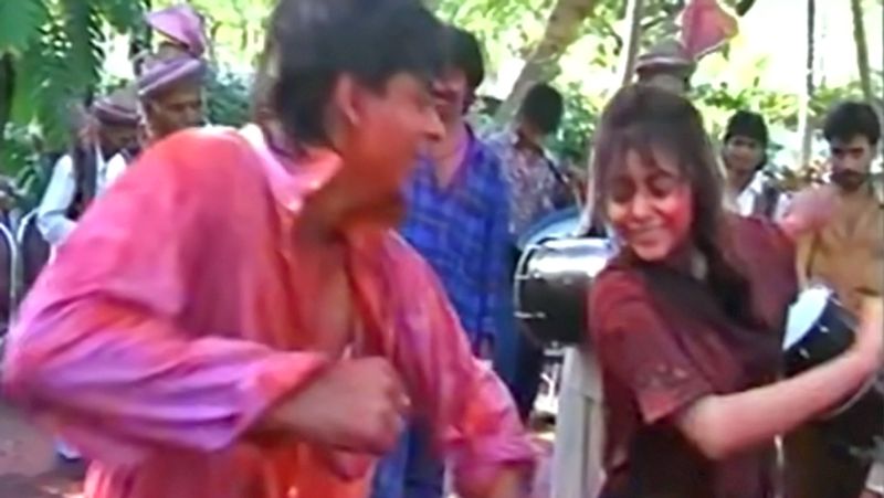 Shahrukh khan Celebrate Holi with Wife Gauri Khan before 20 Years ago KPG