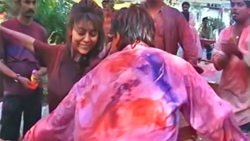 Shahrukh khan Celebrate Holi with Wife Gauri Khan before 20 Years ago KPG