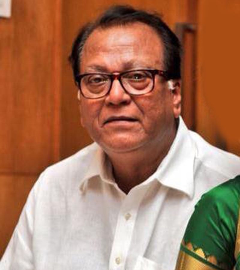১৯৭৫ সালে তপন সিনহার সঙ্গে দেখা করেছিলেন তিনি। চেয়েছিলেন একটা অভিনয়ের সুযোগ। হাতে আসে রাজা ছবির প্রস্তাব।