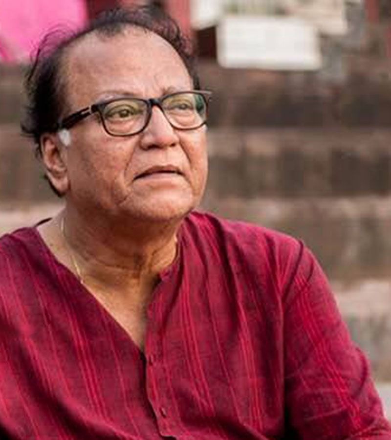 রাজা ছবির মধ্যে দিয়েই পথ চলা শুরু। এরপর একের পর এক ছবির প্রস্তাব আসতে শুরু করে। দ্বিতীয় ছবি করেছিলেন তরুণ মজুমদারের সংসার সীমান্তে।