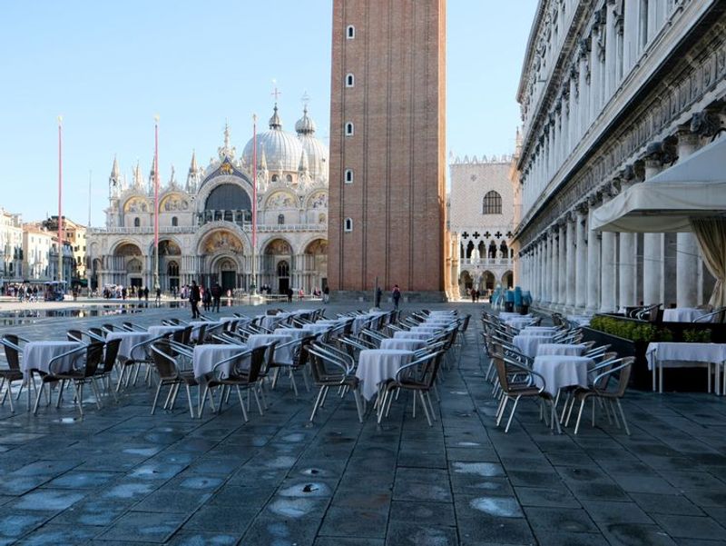 Corona virus affects Italy severely making 60 million peoples imprisoned in houses kph