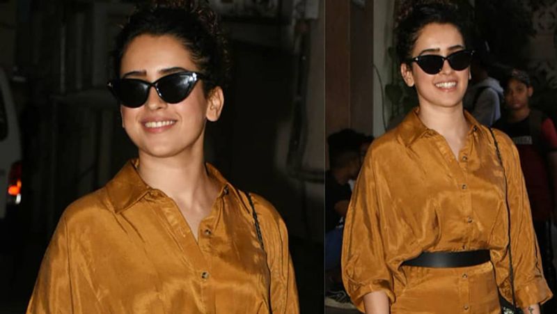 kareena kapoor angrezi medium special screening mouni roy to rakul preet singh attend KPJ