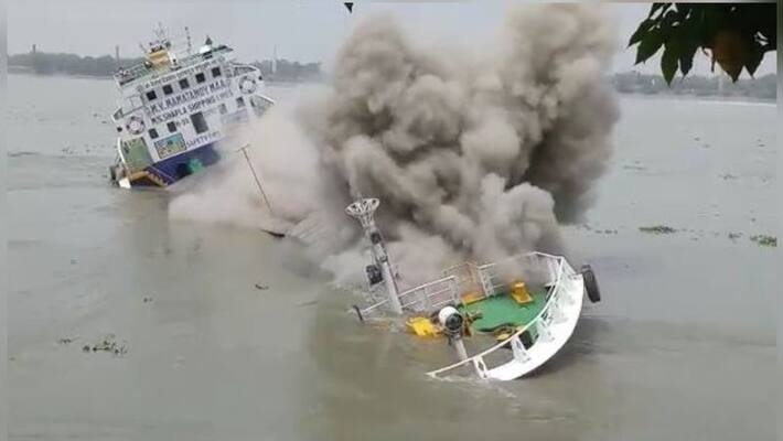 Barge drowning on Bajbajs Hooghly river Barge drowning on Bajbajs Hooghly river