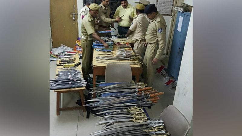 Reality behind photos of weapons seized shared under the name of delhi riots kph