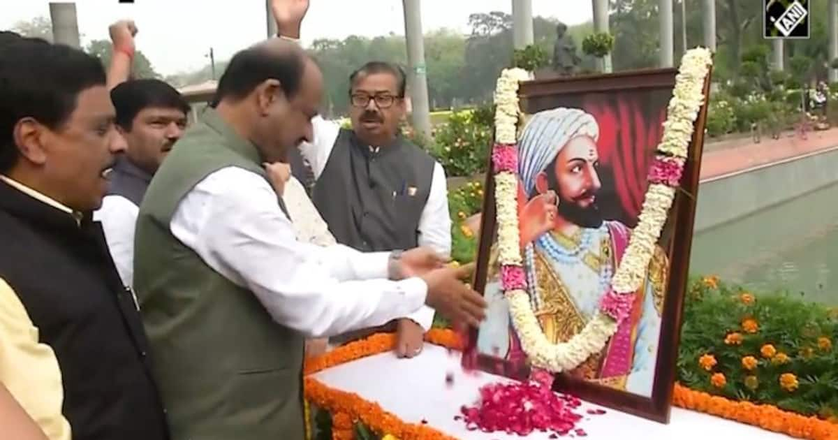 Leaders Pay Tribute To Chhatrapati Shivaji Maharaj On His Birth Anniversary 8409