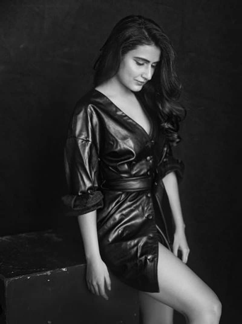 Actress Fatima Sana Shaikh Hot Gallery