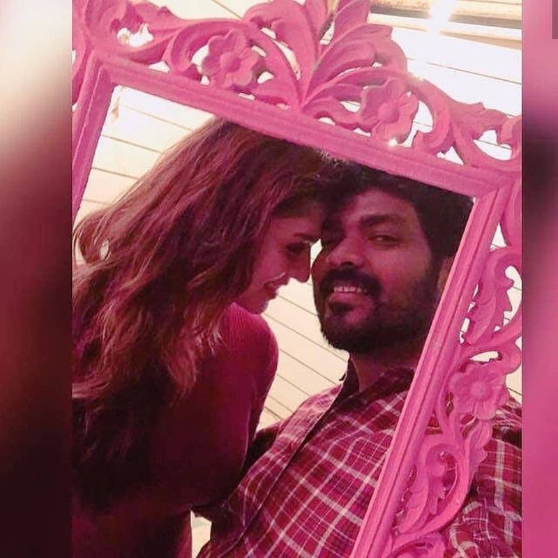இந்த செய்தியைக் கேள்விப்பட்ட நயன்தாராவின் ரசிகர்கள் உண்மை நிலவரம் குறித்து விளக்க வேண்டுமென கோரிக்கை விடுத்தனர். ரசிகர்களின் தொடர் கோரிக்கையை ஏற்று வாய் திறந்த விக்னேஷ் சிவன், நயனுக்கு கொரோனா எல்லாம் கிடையாது; எல்லாம் வதந்தி என தெளிவுபடுத்தினார். 