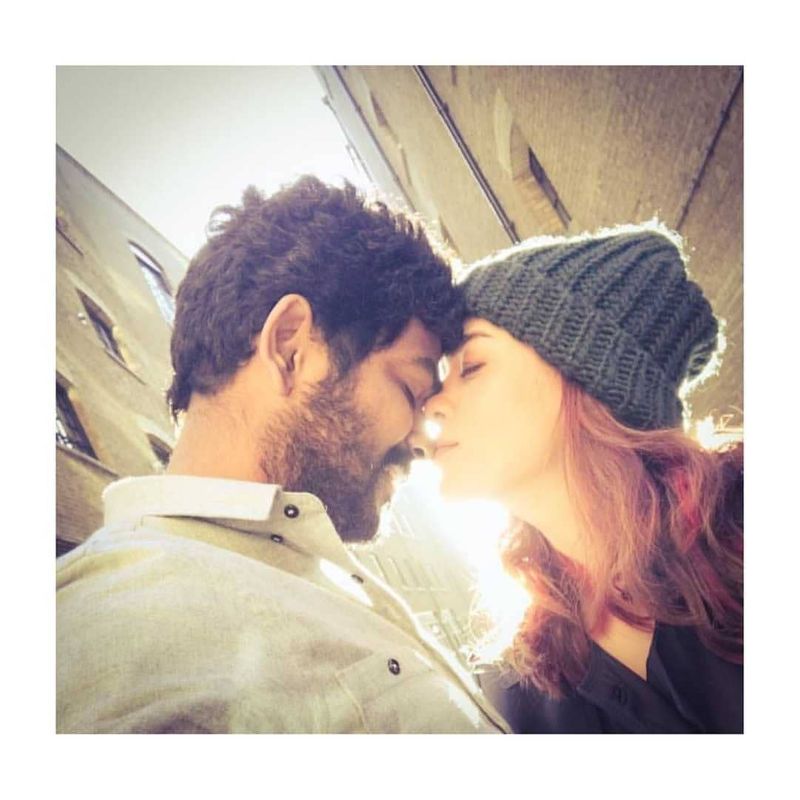 From friends to lovers, Nayanthara and Vignesh Shivan started their relationship during the making of the movie Naanum Rowdy Dhaan. Now, they are in a live-in relationship. 