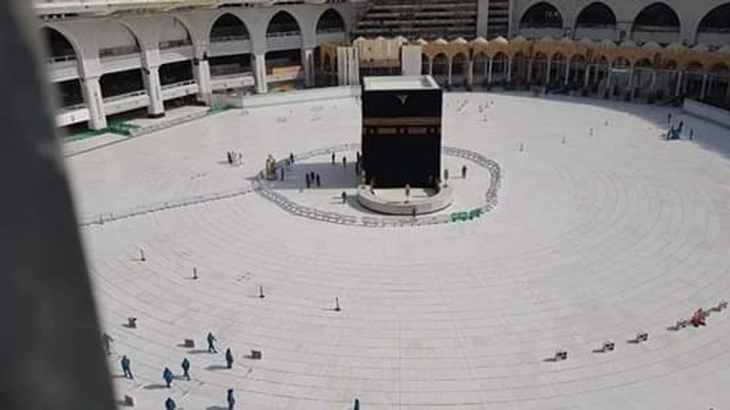 Mecca madina deserted after corona virus outbreaks muslims avoiding to visit holy place kph