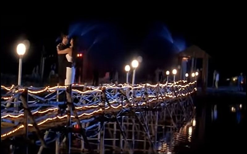 ও লমহে ও বাতে গানটির হাত ধরেই বলিউডে পদার্পণ আতিফের। জেন ওয়াইয়ের কাছে আজও এই গান সমানভাবে প্রিয়।