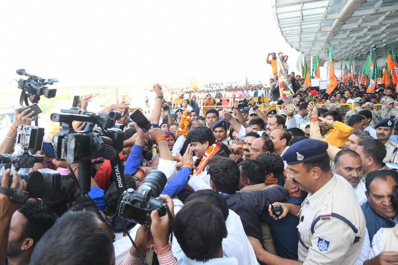 Jyotiraditya Scindia to reach Bhopal roadshow BJP bhopal office live updates kpr