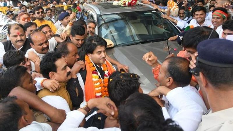 Jyotiraditya Scindia to reach Bhopal roadshow BJP bhopal office live updates kpr