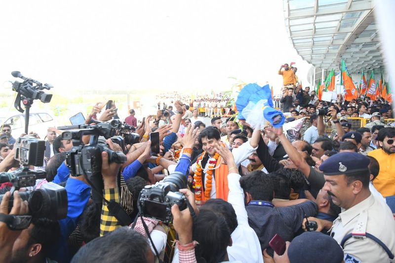 Jyotiraditya Scindia to reach Bhopal roadshow BJP bhopal office live updates kpr