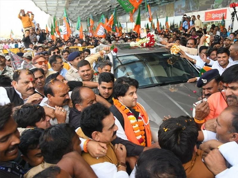 Jyotiraditya Scindia to reach Bhopal roadshow BJP bhopal office live updates kpr