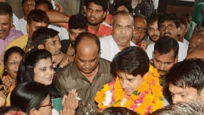 Jyotiraditya Scindia to reach Bhopal roadshow BJP bhopal office live updates kpr
