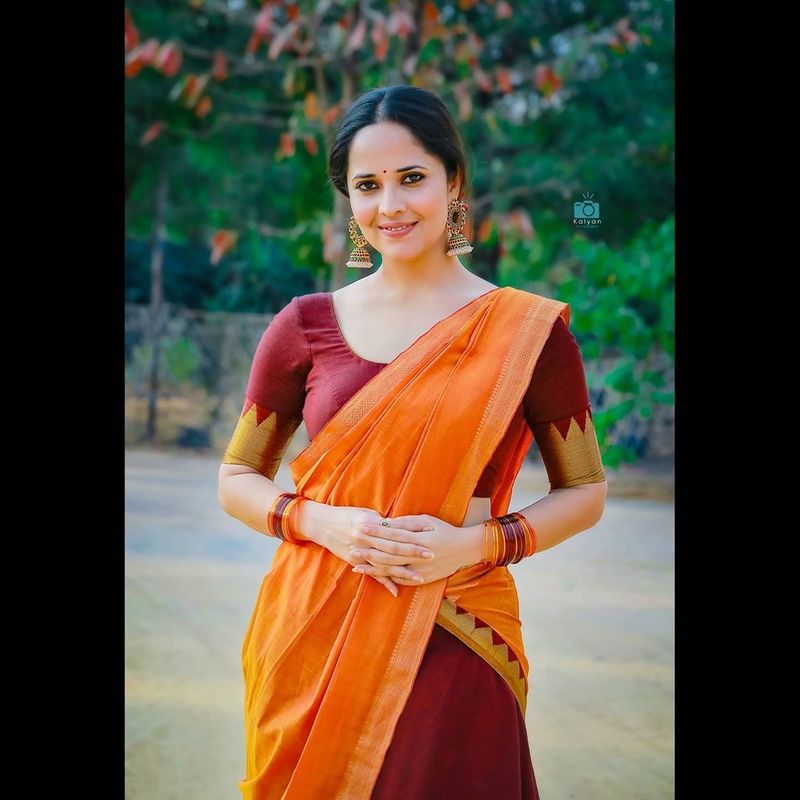 (Courtesy: Instagram) క్షణం, సోగ్గాడే చిన్నినాయనా లాంటి చిత్రాలు అనసూయకు వెండితెరపై మంచి గుర్తింపు తీసుకువచ్చాయి.