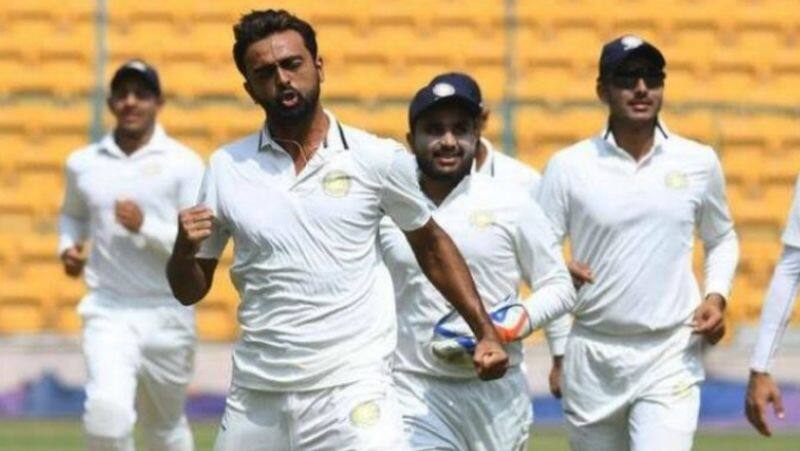 jaydev unadkat very sharp and bizarre run out in ranji trophy final video