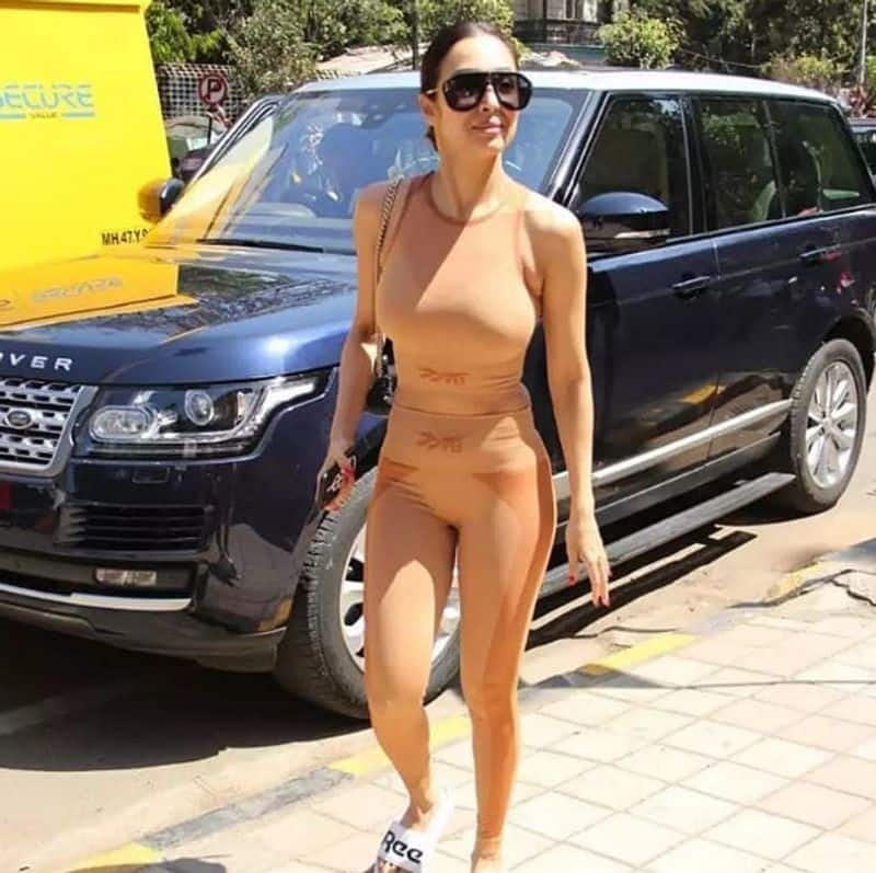 Netizens Slams Bollywood Actress Malaika Arora Hot Dress