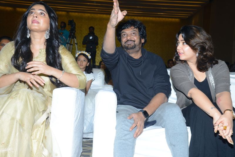 Actress Anushka Shetty New Look