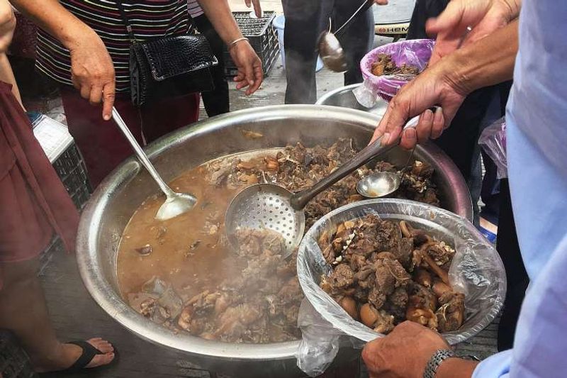 Horrific photos of dog market in china from where corona virus outbreak kph