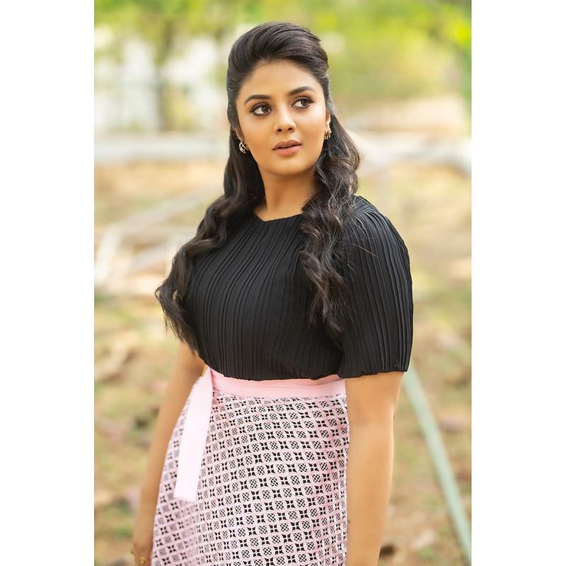 (Courtesy :Instagram) శ్రీముఖి ఫోటో గ్యాలరీ