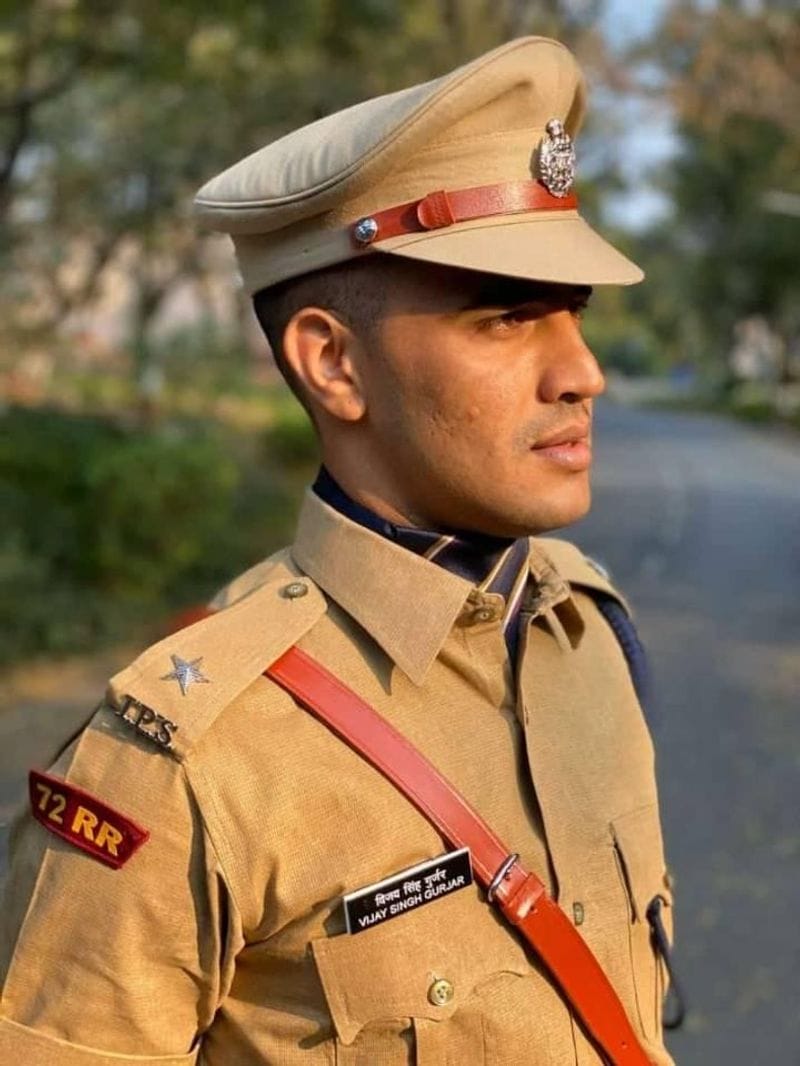 IPS success story of IPS Vijay singh gurjar from delhi police constable to civil officer kpt