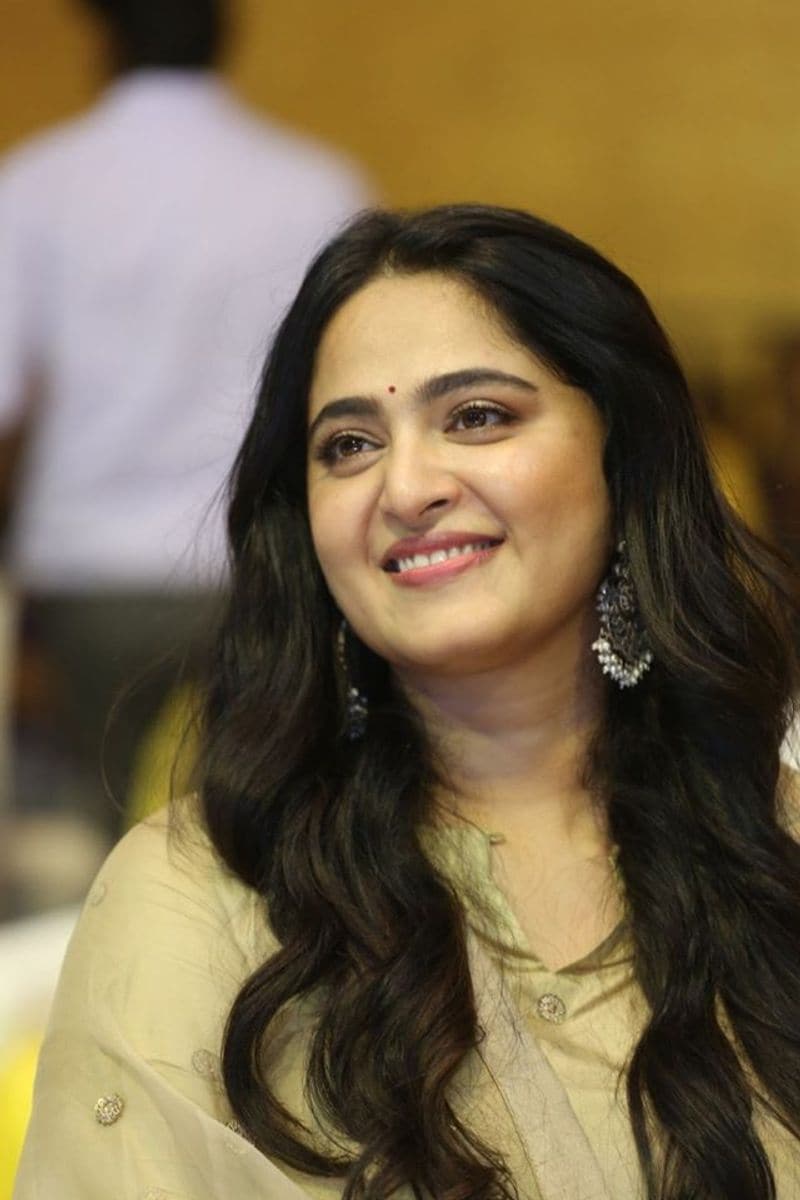 Actress Anushka Shetty New Look