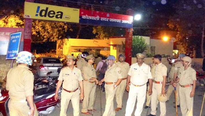 attempt to burn agriculture officer alive in agra kpl attempt to burn agriculture officer alive in agra kpl