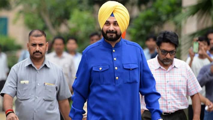 Navjot Singh Sidhu vows to support Rahul Gandhi Priyanka Gandhi with post or no post gcw Navjot Singh Sidhu vows to support Rahul Gandhi Priyanka Gandhi with post or no post gcw