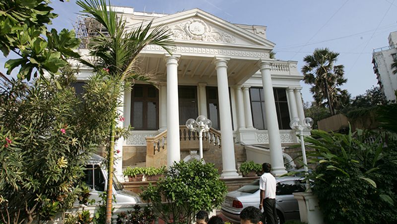 these top 10 house of Indian billionaires including Mukesh Ambani Antillia will give you goosebumps kpm