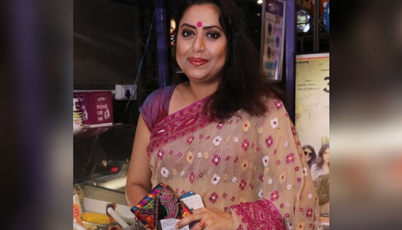 এই ছবিতে জয় সরকারের সঙ্গীত পরিচালনা ভীষণ একটা রিলিফ। বারবারই বেহালার সুর ছবির ভেতরের অনুভূতির টানাপোড়েনগুলোকে জীবন্ত করে তোলে।